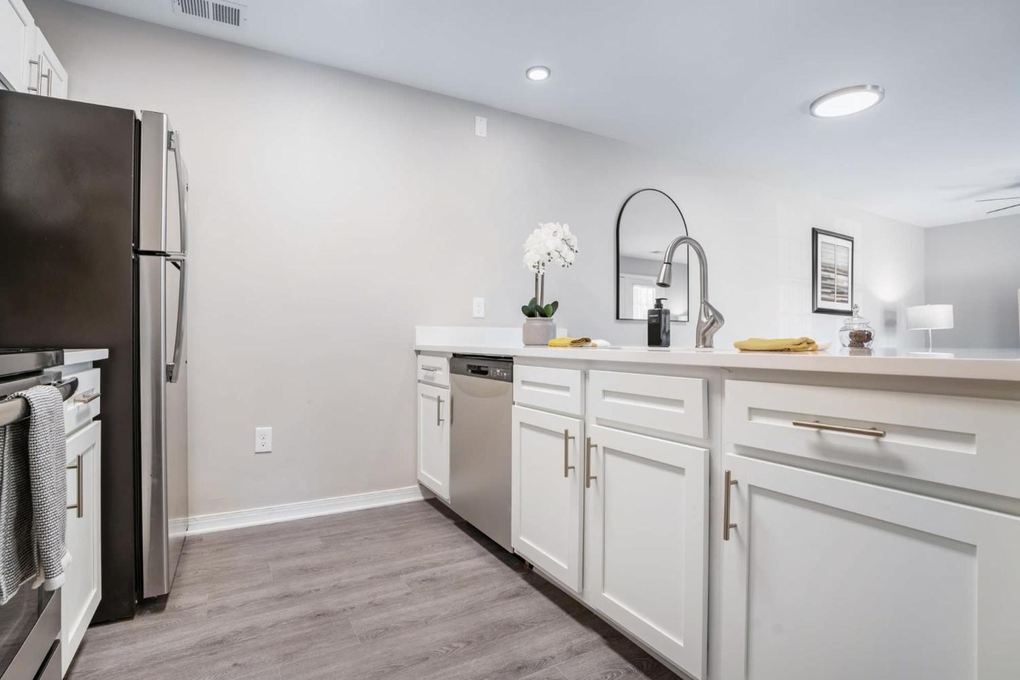 One Bedroom Apartment Near Downtown Raleigh Exterior photo