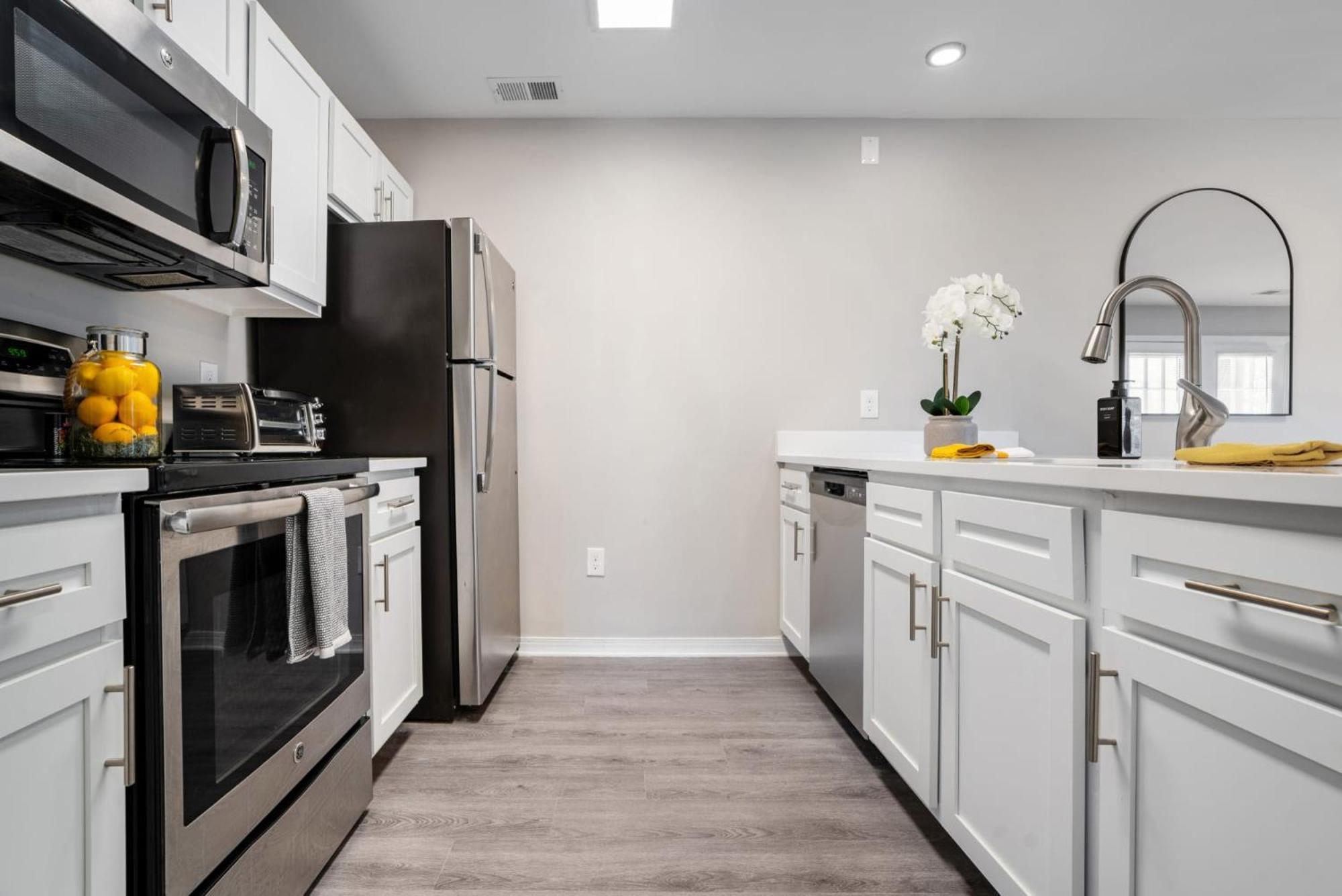 One Bedroom Apartment Near Downtown Raleigh Exterior photo